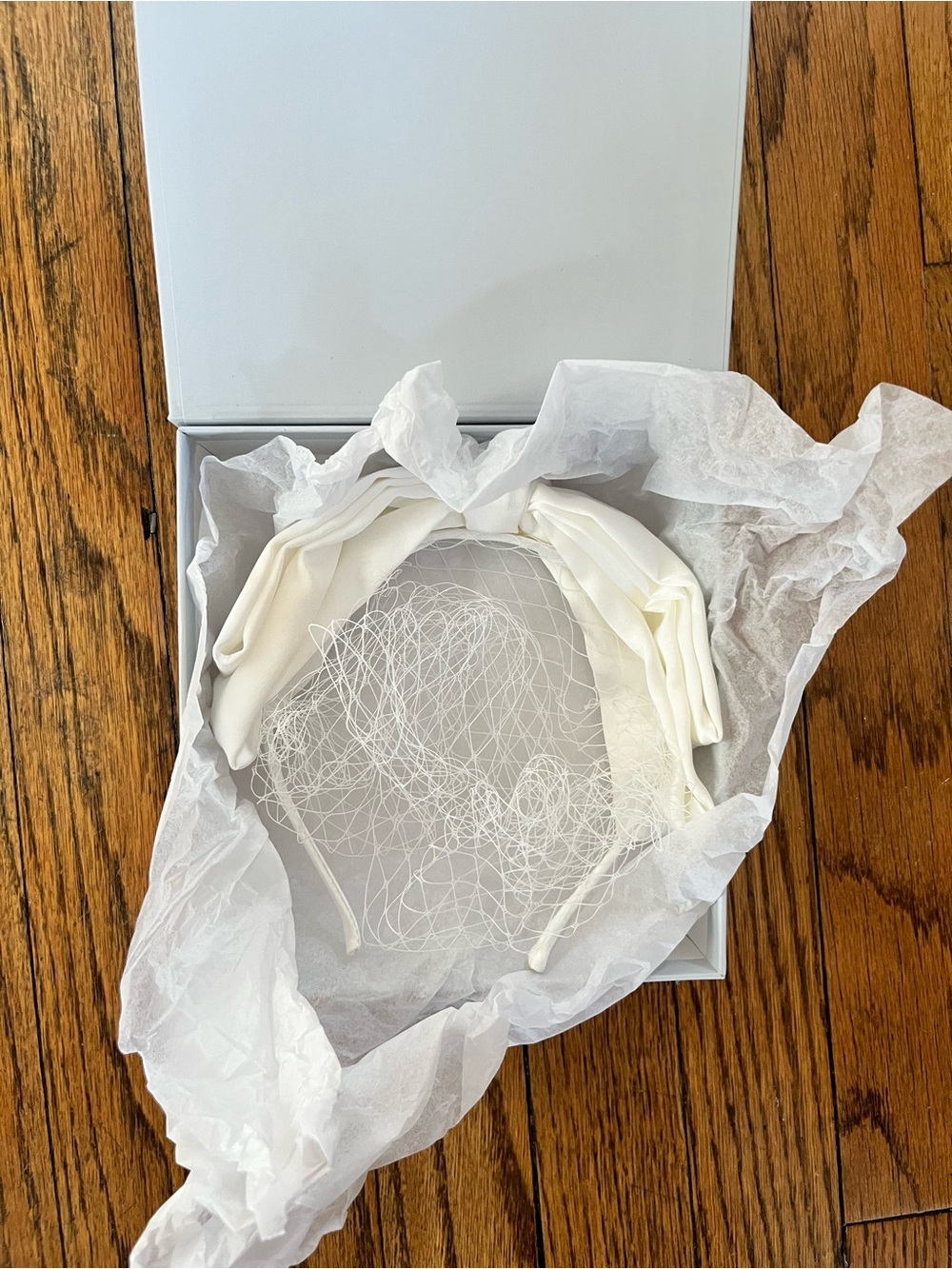 NIB Kristin Ess - The Veil Headband - Bright White